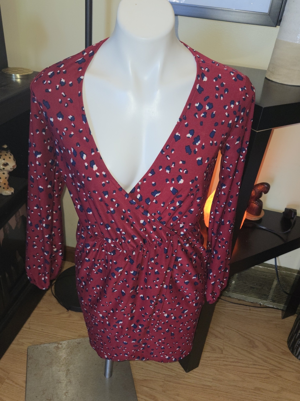 **Forever 21 Red Printed V-Neck Long Sleeve Dress**